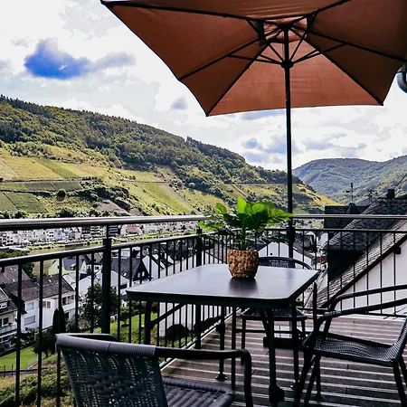 Sky Apartment, Sauna, Blick Zur Mosel, Grosser Balkon, Kaffeemaschine, Smart Tv * Zell an der Mosel